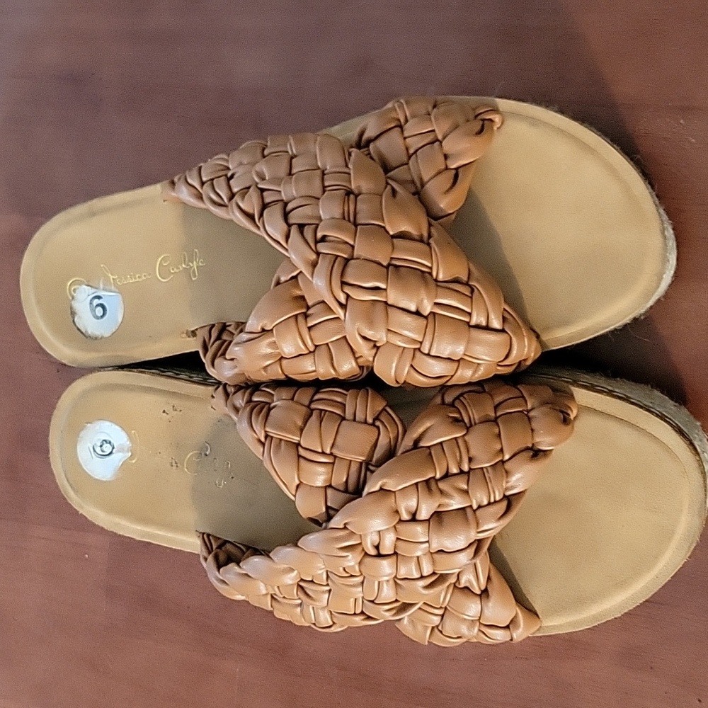Jessica Carlyle Braided Sandals Size 9